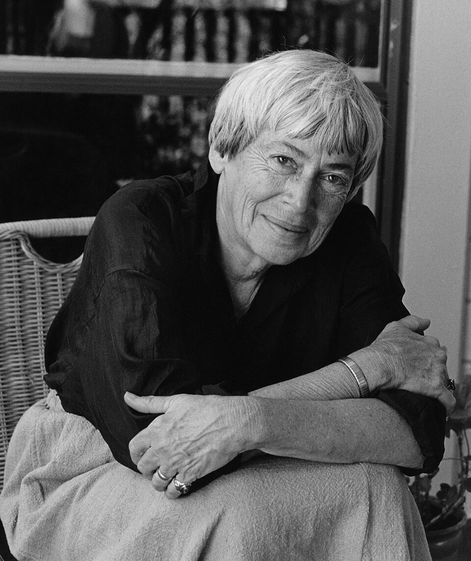 Ursula K. Le Guin'in siyah beyaz bir fotoğrafı